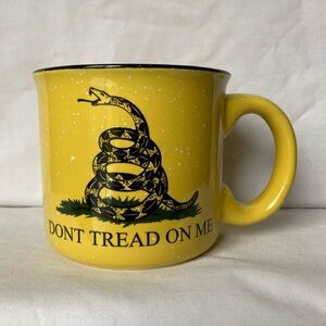 Bass Pro Shop Don’t Tread Of Me Ceramic Coffee Tea Mug Yellow 16oz.